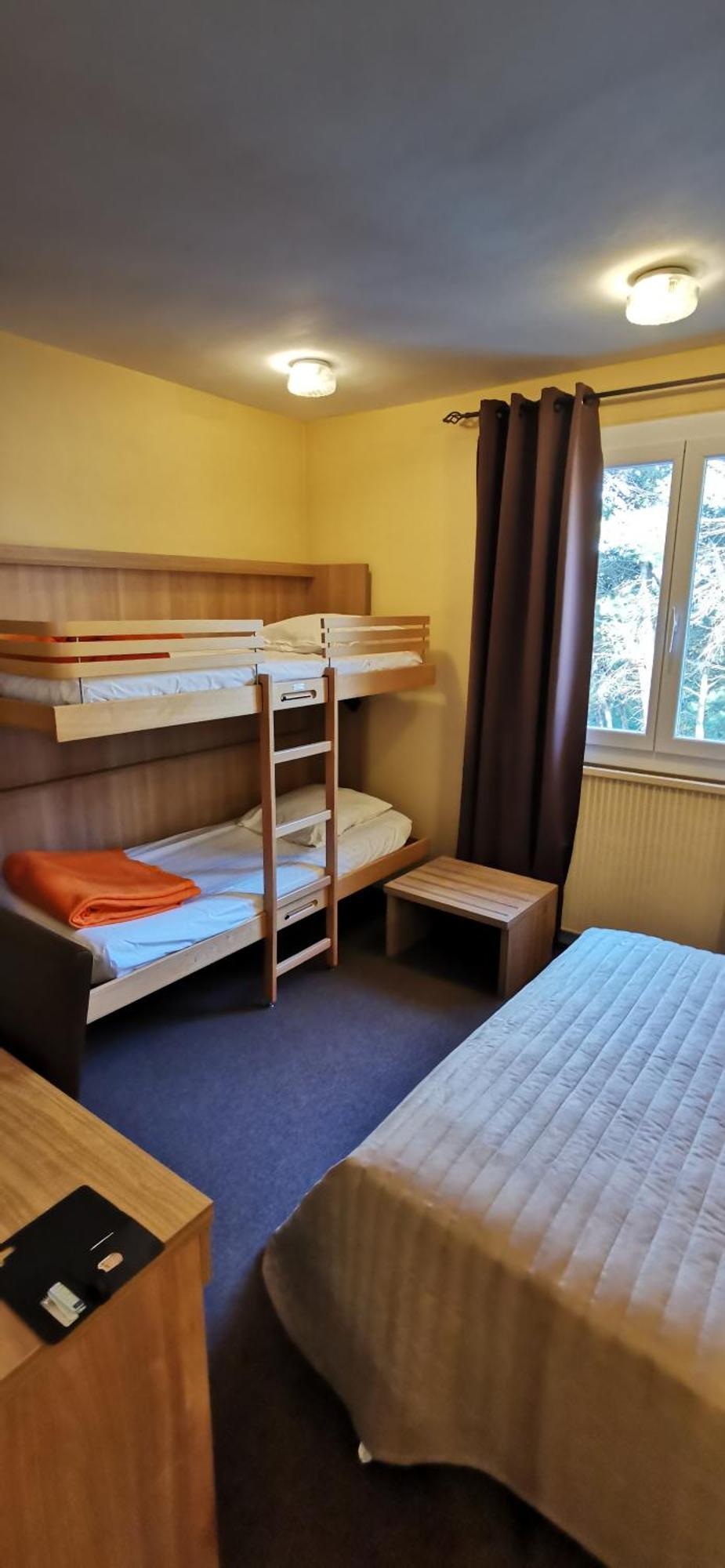 Hotel Le Valaurie Saint-Nazaire  Экстерьер фото