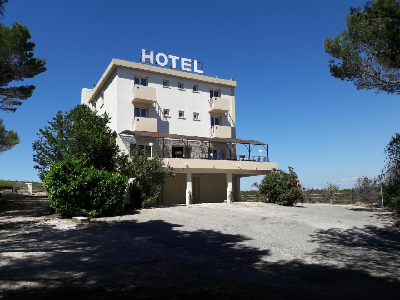 Hotel Le Valaurie Saint-Nazaire  Экстерьер фото
